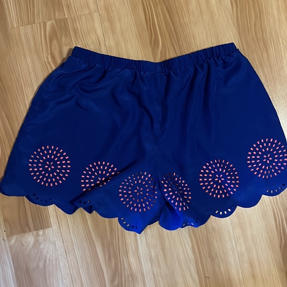 Umgee Shorts - Picture 2 of 5